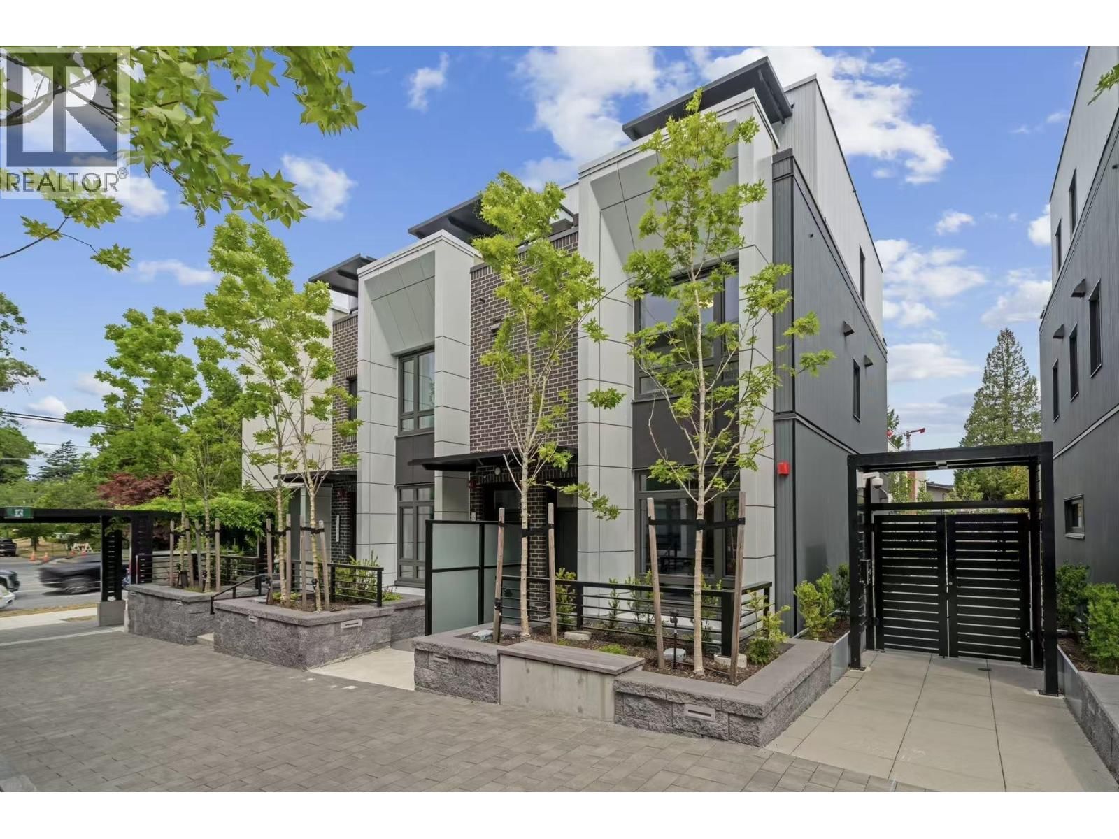 6292 OAK Street, Vancouver, British Columbia V6M 2W4