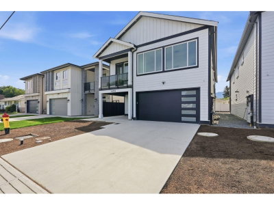 46054 SOUTHLANDS Crescent | Chilliwack British Columbia | Slide Image Two