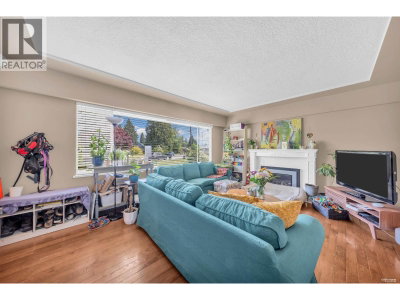959 CAITHNESS Crescent | Port Moody British Columbia | Slide Image Thirteen