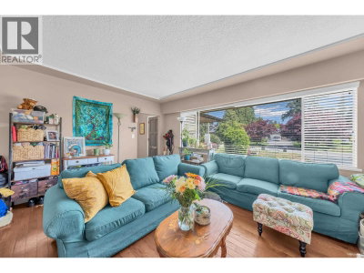 959 CAITHNESS Crescent | Port Moody British Columbia | Slide Image Sixteen