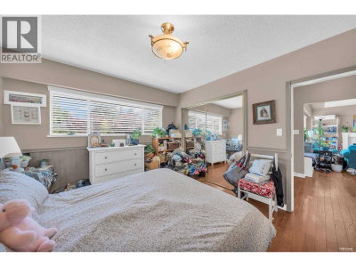 959 CAITHNESS Crescent | Port Moody British Columbia | Slide Image Two