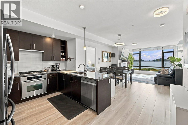 14200 RIVERPORT Way Richmond British Columbia, V6W 1M4 - 2 Bedrooms Waterfront Condo For Sale