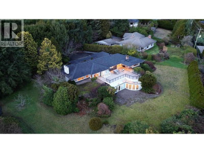 875 EYREMOUNT Drive | West Vancouver British Columbia | Slide Image Four