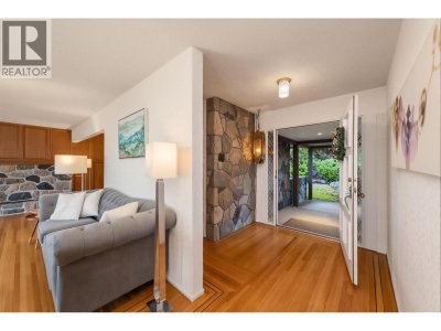 875 EYREMOUNT Drive | West Vancouver British Columbia | Slide Image Eight