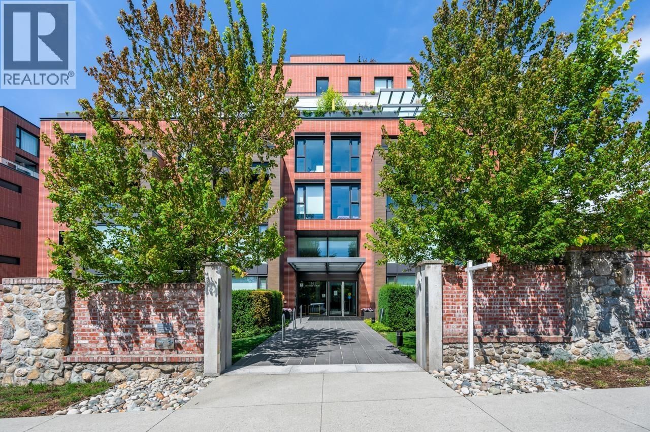 1561 57TH Avenue, Vancouver, British Columbia V6P 0H5