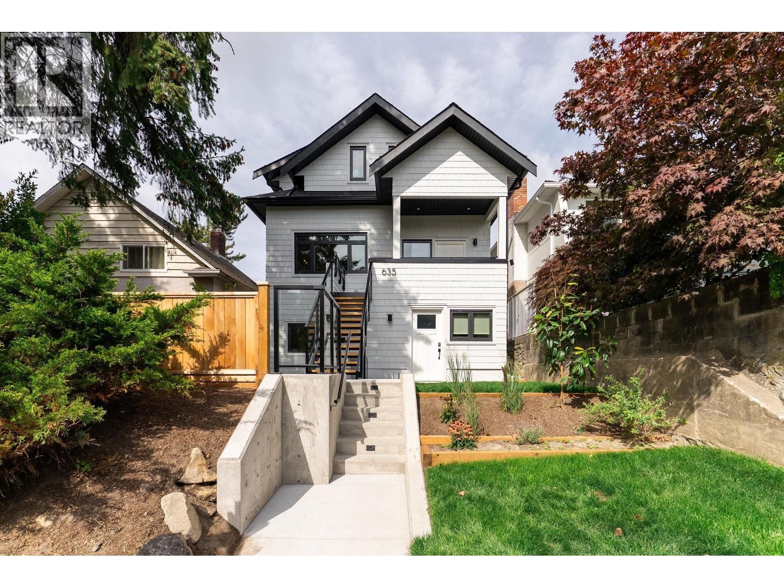 635 22ND Avenue, Vancouver, British Columbia V5V 1V3