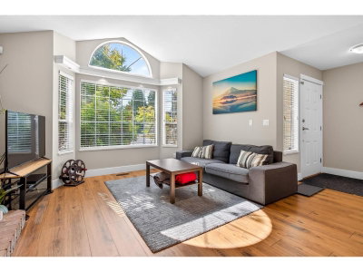 15733 98A Avenue | Surrey British Columbia | Slide Image Six