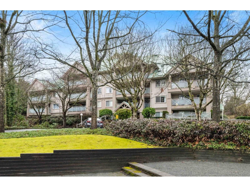15140 29A Avenue Surrey British Columbia, V4P 3B1 - 1 Bedroom Condo For Sale