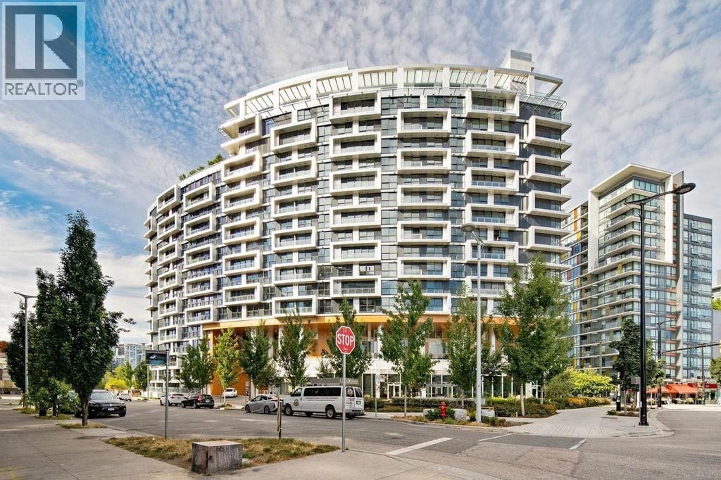1768 COOK Street, Vancouver, British Columbia V5Y 0N3