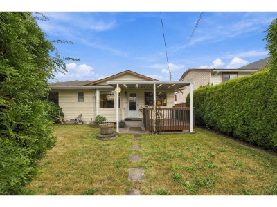 18366 64 Avenue | Surrey British Columbia | Slide Image Four