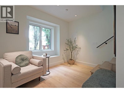 3315 10TH Street | Vancouver British Columbia | Slide Image Eighteen