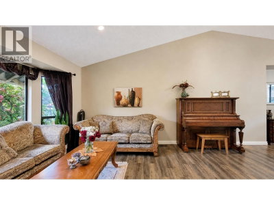 2961 WALTON Avenue | Coquitlam British Columbia | Slide Image Six