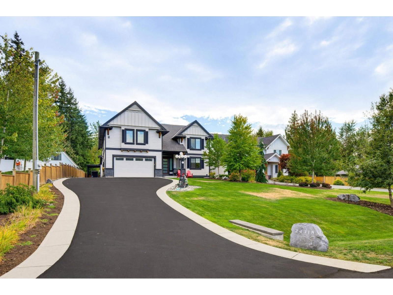 24318 40 Avenue Langley British Columbia, V2Z 2M2 - 6 Bedrooms Condo For Sale