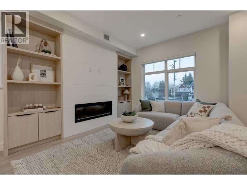 339 KEARY Street New Westminster British Columbia, V3L 3L2 - 3 Bedrooms Condo For Sale