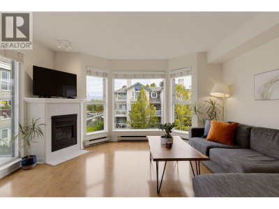 225 19TH Avenue | Vancouver British Columbia | Slide Image Two