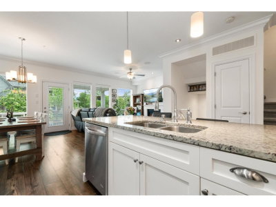 44849 ANGLERS Boulevard | Chilliwack British Columbia | Slide Image Three