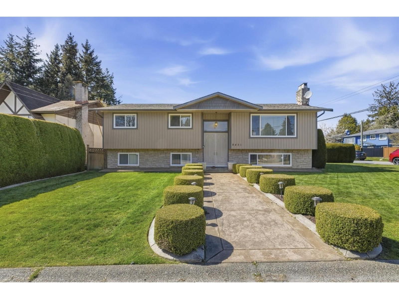 8431 118A Street Delta British Columbia, V4C 6K7 - 5 Bedrooms Home For Sale