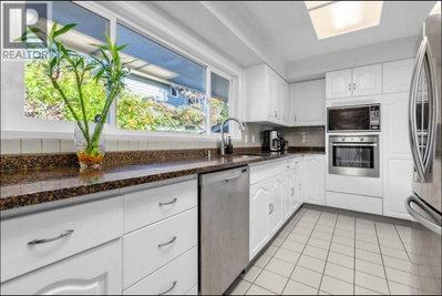 8295 ANGUS Drive | Vancouver British Columbia | Slide Image Five