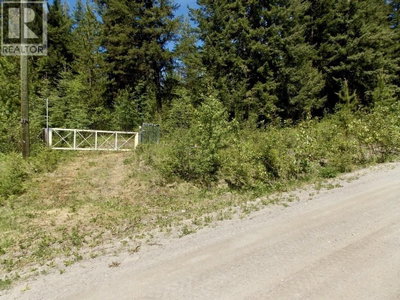 2 STARLIKE LAKE Road | Williams Lake British Columbia | Slide Image Two