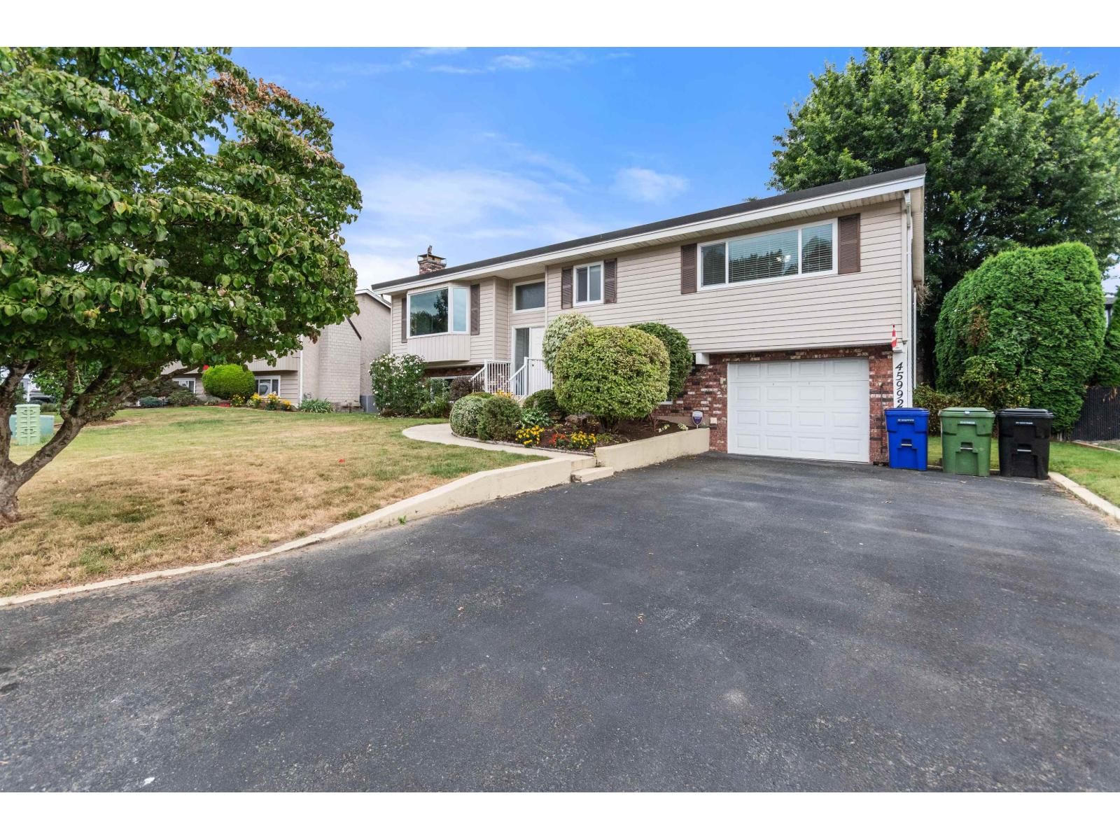 45992 SILVER Avenue, Chilliwack, British Columbia V2R 2P9