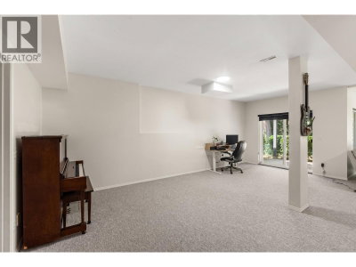 11355 COTTONWOOD Drive | Maple Ridge British Columbia | Slide Image Twenty-two