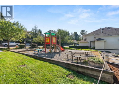11355 COTTONWOOD Drive | Maple Ridge British Columbia | Slide Image Thirty-three