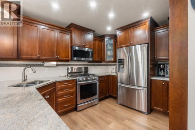 11355 COTTONWOOD Drive | Maple Ridge British Columbia | Slide Image Seven