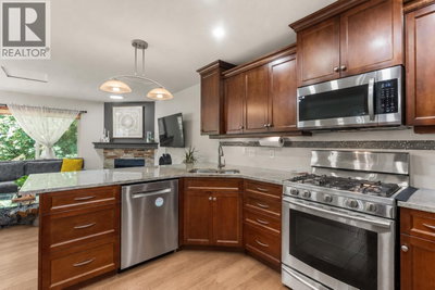 11355 COTTONWOOD Drive | Maple Ridge British Columbia | Slide Image Nine
