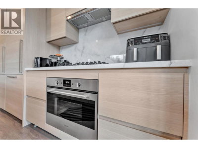 308 MORRISSEY Road | Port Moody British Columbia | Slide Image Twenty-two