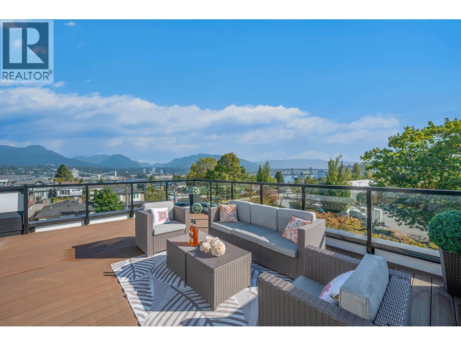 2893 ETON Street, Vancouver, British Columbia V5K 1K4