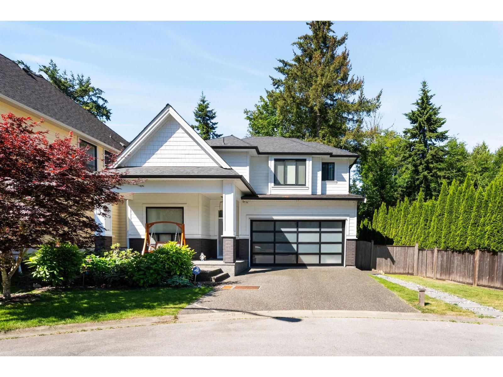 3323 147 Street, Surrey, British Columbia V4P 1Z8