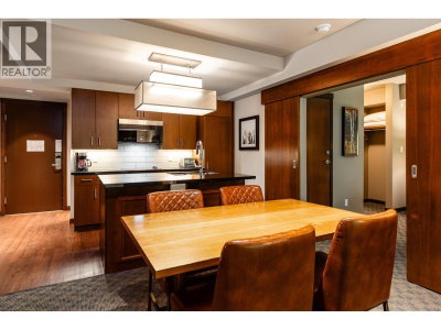 2020 LONDON Lane | Whistler British Columbia | Slide Image Eight