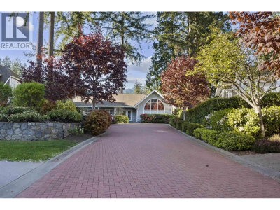 3399 CAPILANO Crescent | North Vancouver British Columbia | Slide Image Thirty-seven