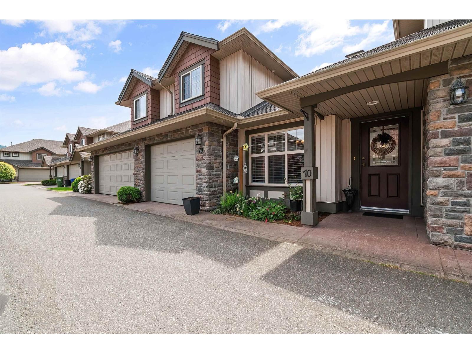 6887 SHEFFIELD Way, Chilliwack, British Columbia V2R 5V5