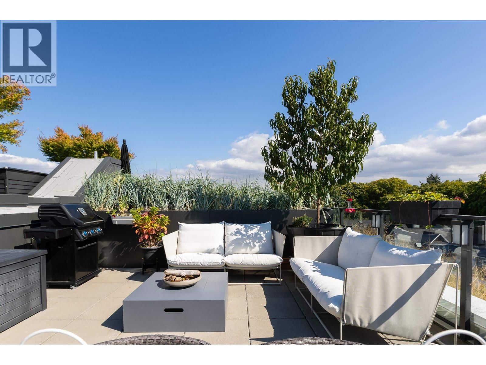 2520 GUELPH Street, Vancouver, British Columbia V5T 0K7