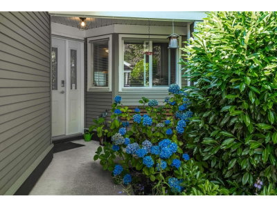 15133 29A Avenue | Surrey British Columbia | Slide Image Three