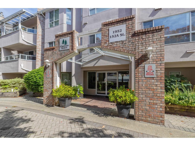 1952 152A Street Surrey British Columbia, V4A 9T2 - 2 Bedrooms Condo For Sale