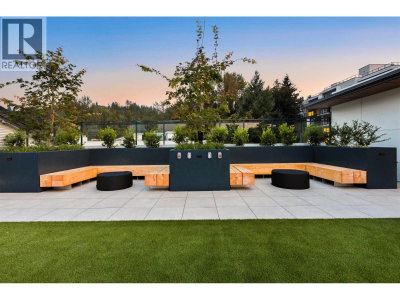 2015 ST. JOHNS Street | Port Moody British Columbia | Slide Image Twenty-seven