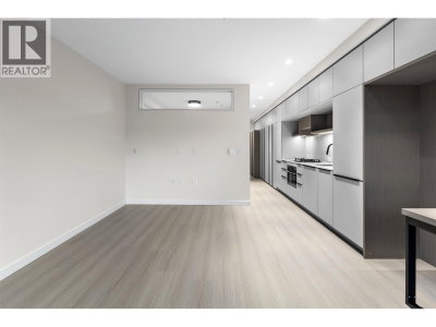 2015 ST. JOHNS Street | Port Moody British Columbia | Slide Image Nine