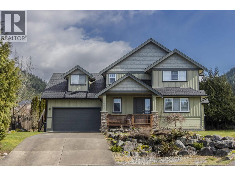 1003 ASH Place Squamish British Columbia, V8B 0W2 - 4 Bedrooms Home For Sale