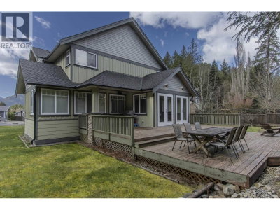 1003 ASH Place | Squamish British Columbia | Slide Image Six