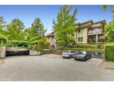 7505 138 Street | Surrey British Columbia | Slide Image Three