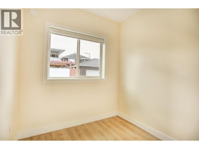 2026 32ND Avenue | Vancouver British Columbia | Slide Image Thirty-one