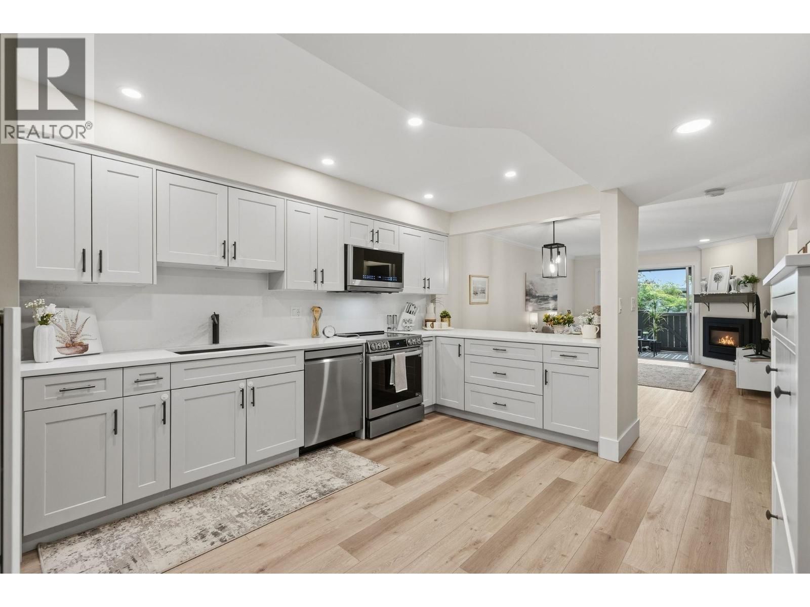 1538 BOWSER Avenue, North Vancouver, British Columbia V7P 2Y3