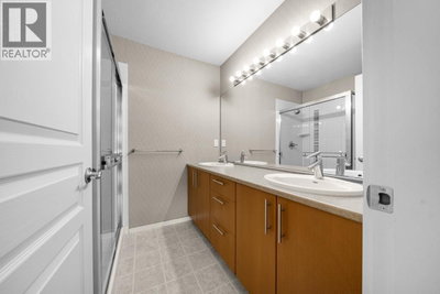 301 KLAHANIE Drive | Port Moody British Columbia | Slide Image Sixteen