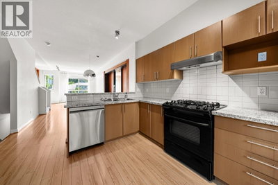 301 KLAHANIE Drive | Port Moody British Columbia | Slide Image Eight