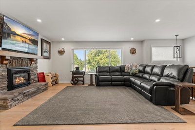 45188 REDWOOD Avenue | Chilliwack British Columbia | Slide Image Eight