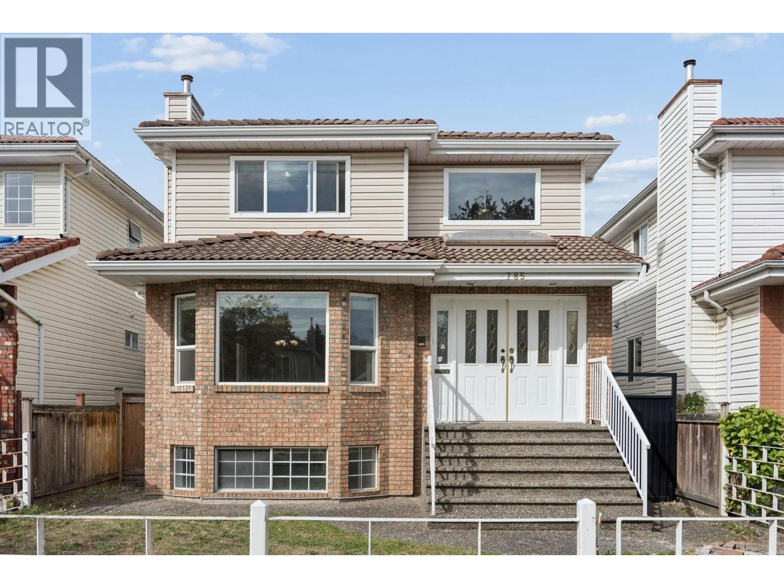 785 50TH Avenue, Vancouver, British Columbia V5X 1B4