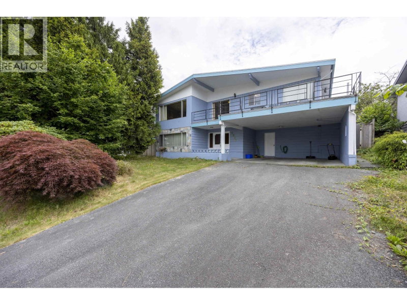 6096 SERVICE Street Burnaby British Columbia, V5H 1V8 - 5 Bedrooms Home For Sale