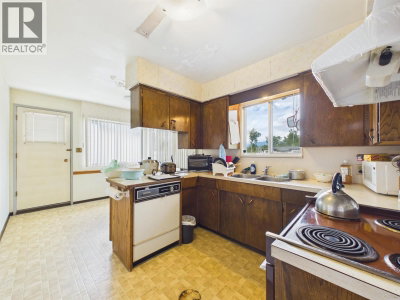 6096 SERVICE Street | Burnaby British Columbia | Slide Image Nine